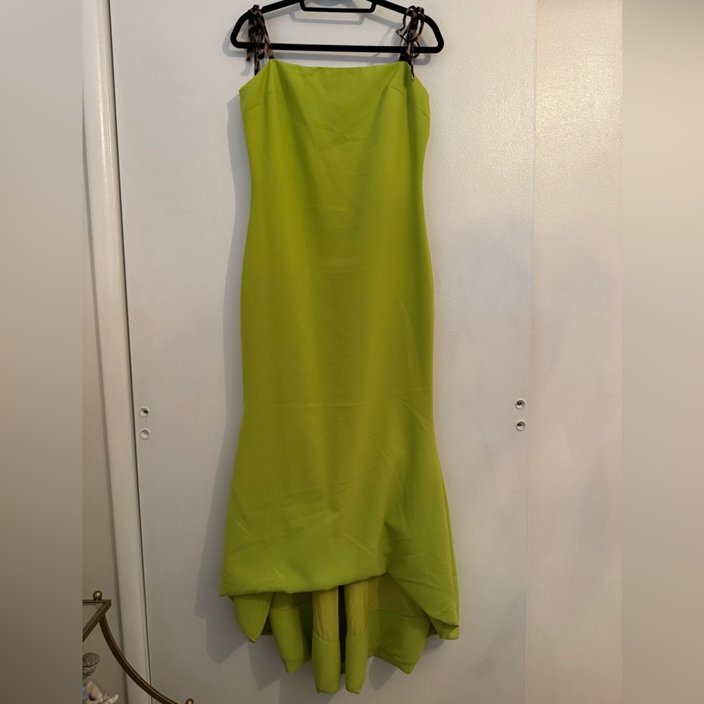 Elegant Lime Green Dress with Leopard Print Adjustable Shoulder Ties - Picture 2 of 5